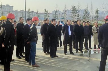 图片新闻：单县县委书记穆杰、县长张庆国调研山东贝特建筑项目管理咨询有限公司监理的北城家园项目